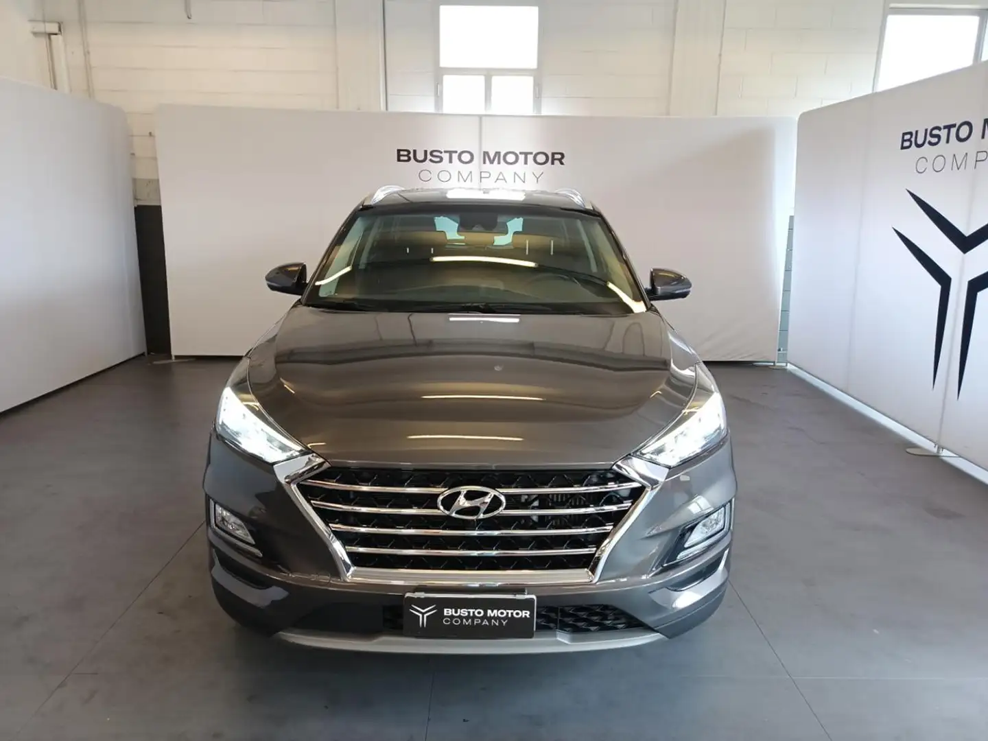 Hyundai TUCSON 1.6 CRDi 136CV 48V 4WD DCT Exellence Gris - 2