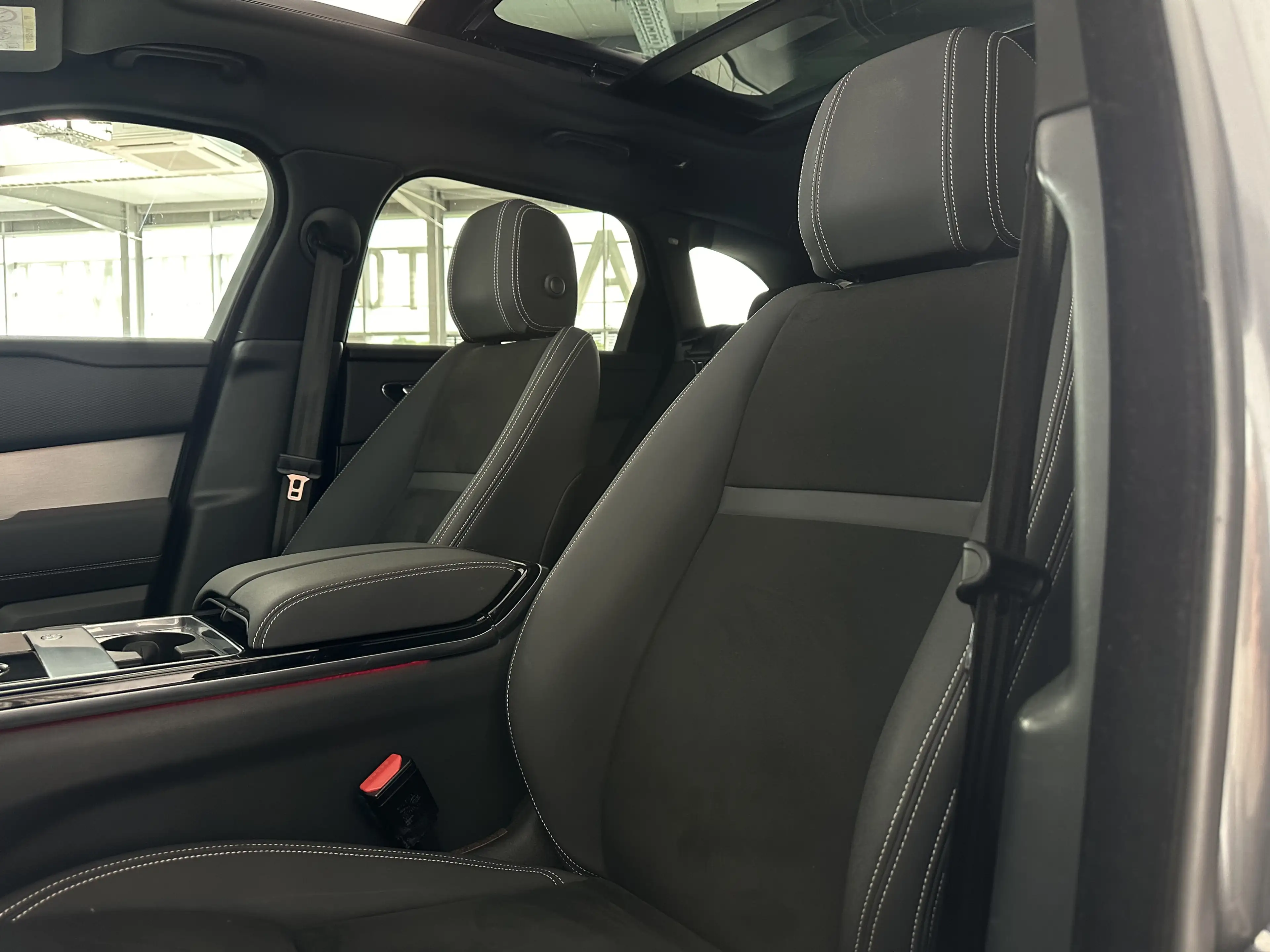 Land Rover Range Rover Velar R-Dynamic *PANO*KAMERA*MERIDIAN*ACC*AWD — photo 12