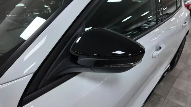 Ford Focus view 13