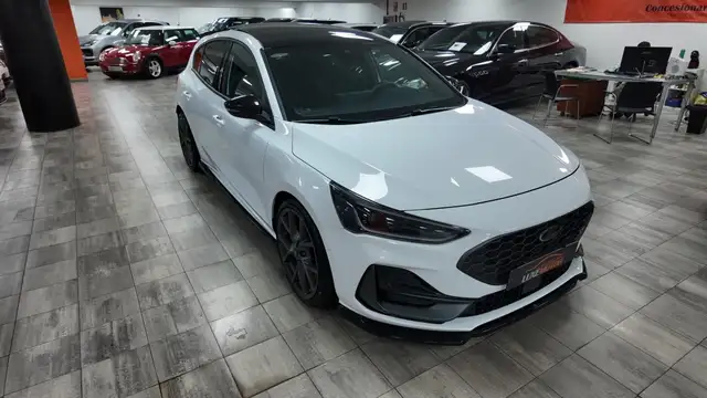 Ford Focus view 8