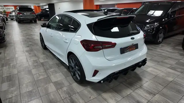 Ford Focus view 4
