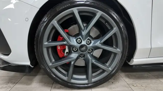 Ford Focus view 12