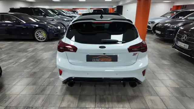 Ford Focus view 5
