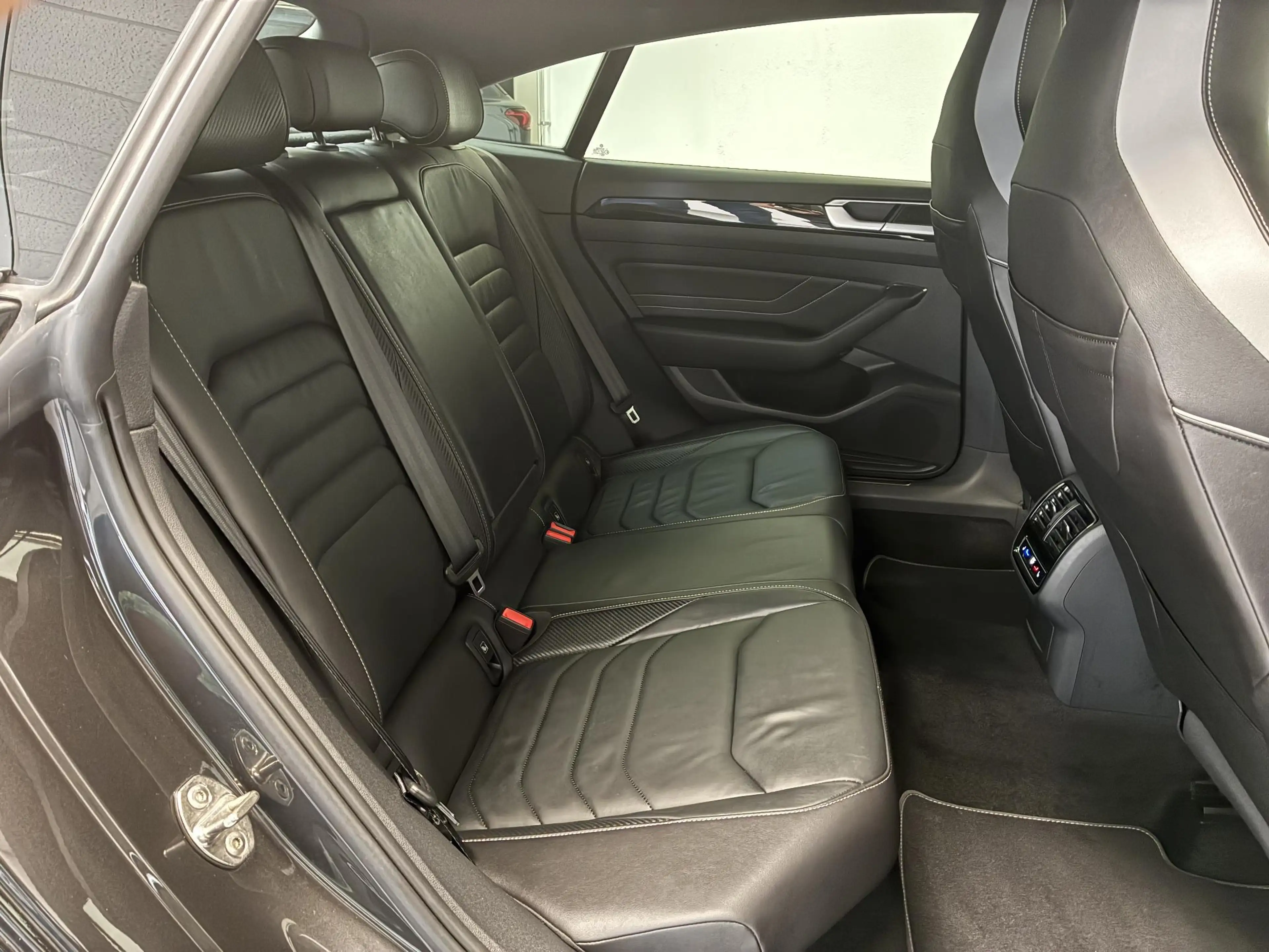 Volkswagen Arteon 2.0 TSI R-Line Business+ | LEDER | CARPLAY | CAMER — photo 13