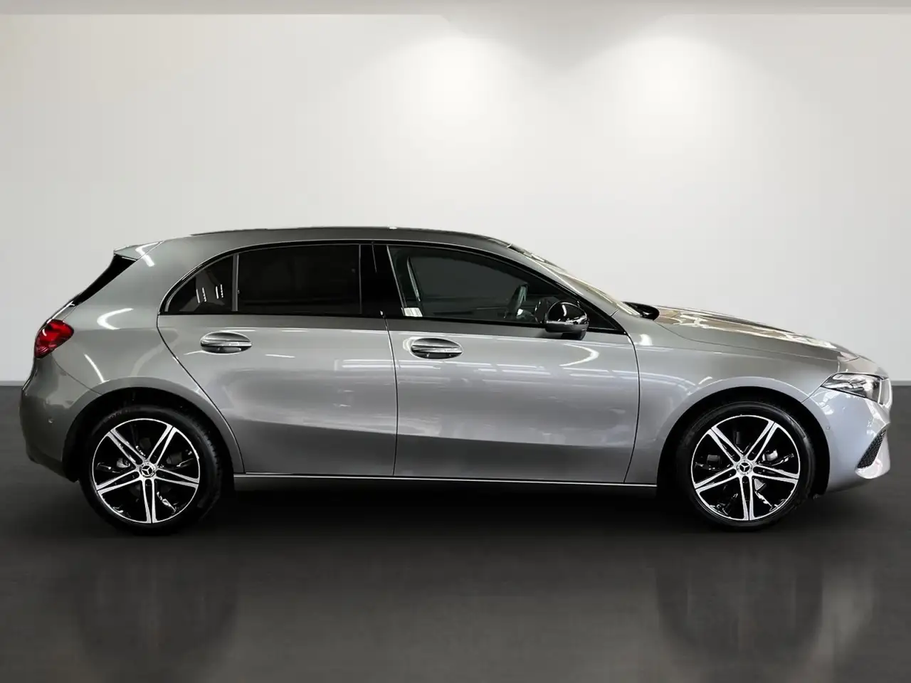 Mercedes-Benz A-Class A Klasse A 180 Progressive Navi NightPaket, миниатюра 4