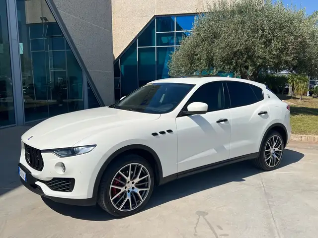 Maserati Levante 3.0 V6 275cv auto