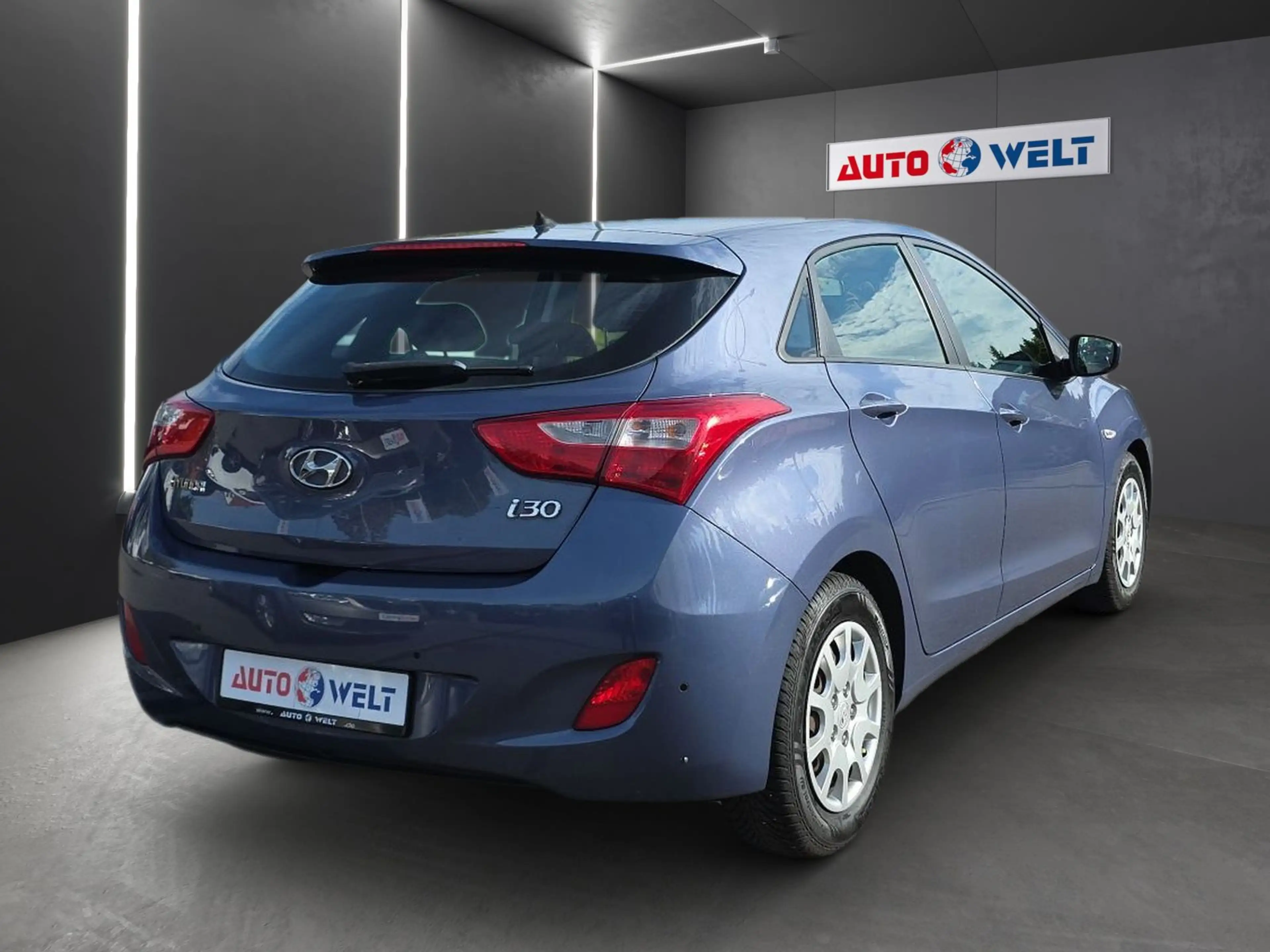 Hyundai i30 1.4 Classic Tempomat Sitzheizung Klima PDC — photo 4