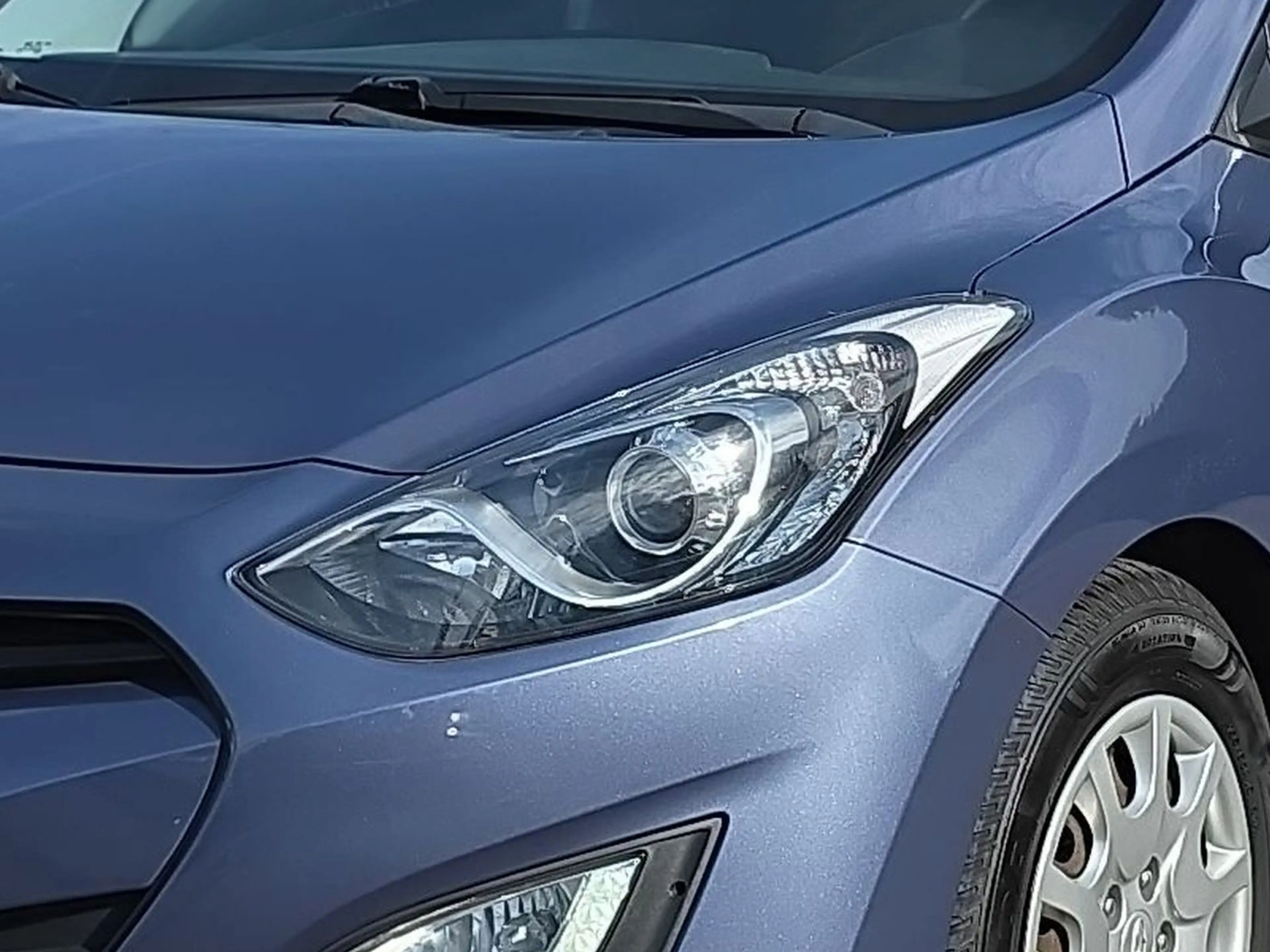 Hyundai i30 1.4 Classic Tempomat Sitzheizung Klima PDC — photo 7
