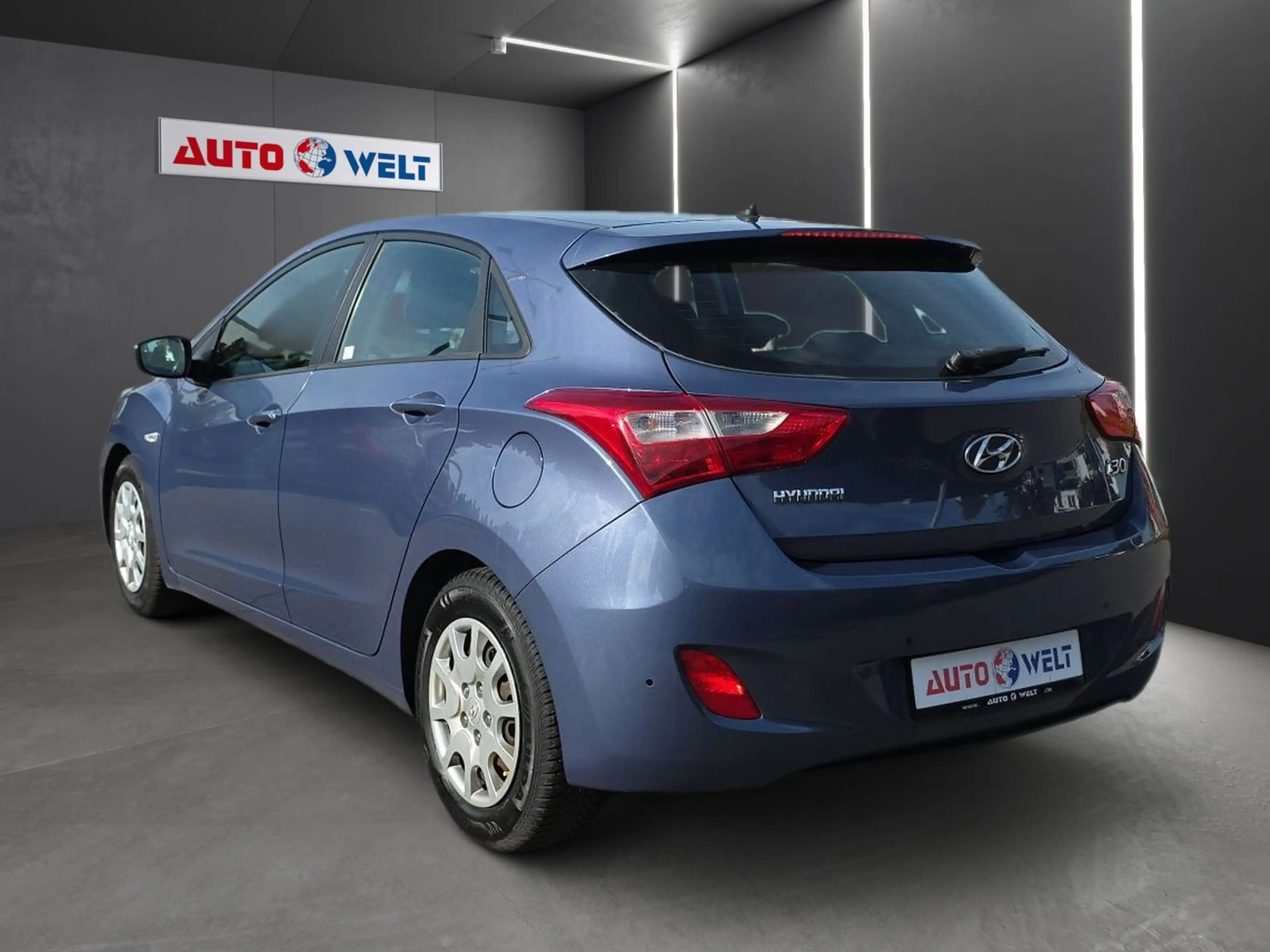 Hyundai i30 1.4 Classic Tempomat Sitzheizung Klima PDC — photo 5