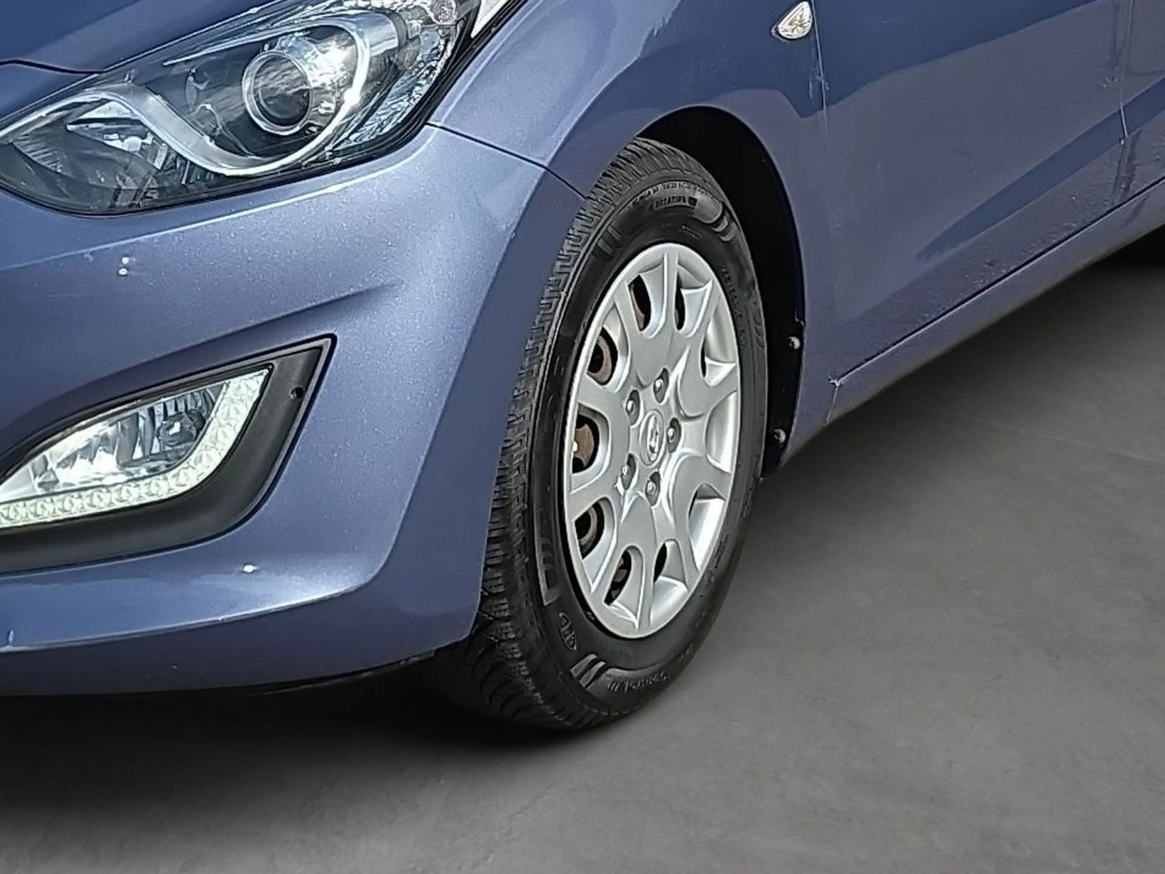 Hyundai i30 1.4 Classic Tempomat Sitzheizung Klima PDC — photo 8