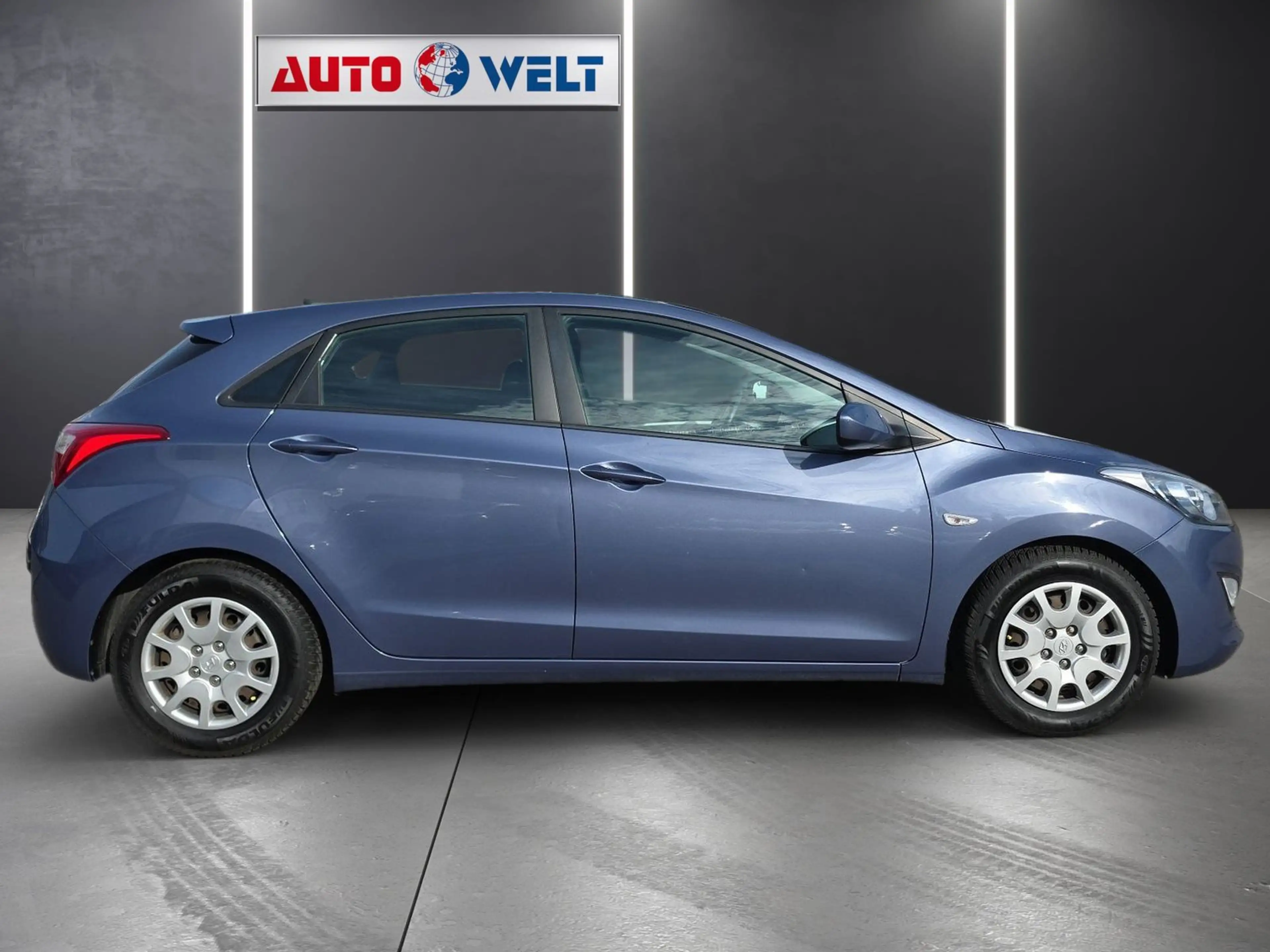 Hyundai i30 1.4 Classic Tempomat Sitzheizung Klima PDC — photo 3