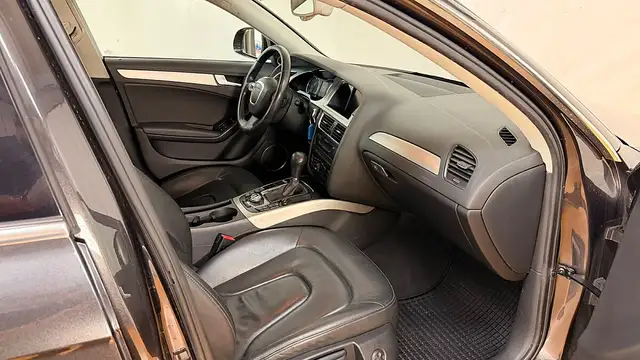 Audi A4 view 7