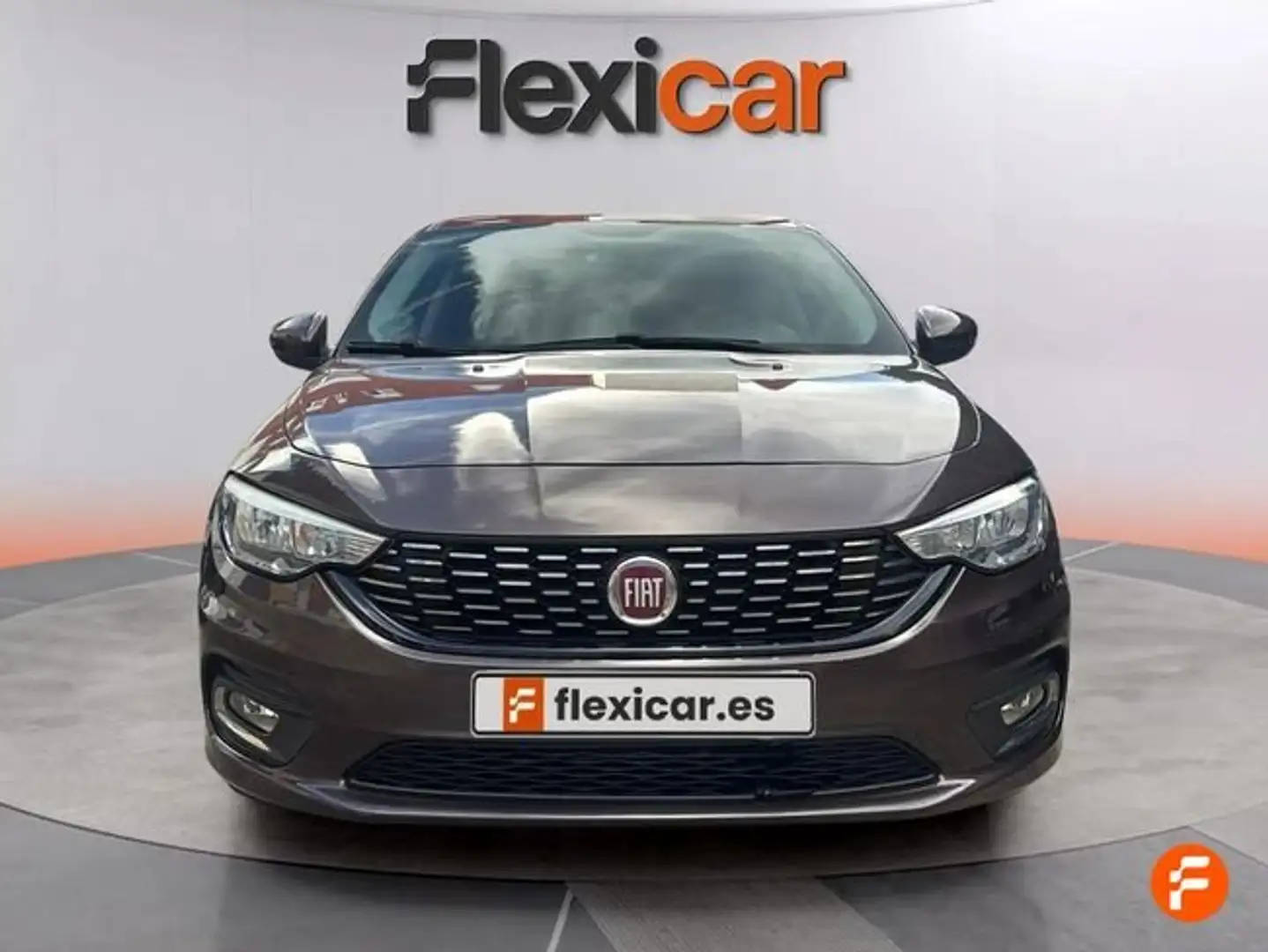 Fiat Tipo 1.4 16v Easy 95 CV gasolina 5p. Marrón - 2