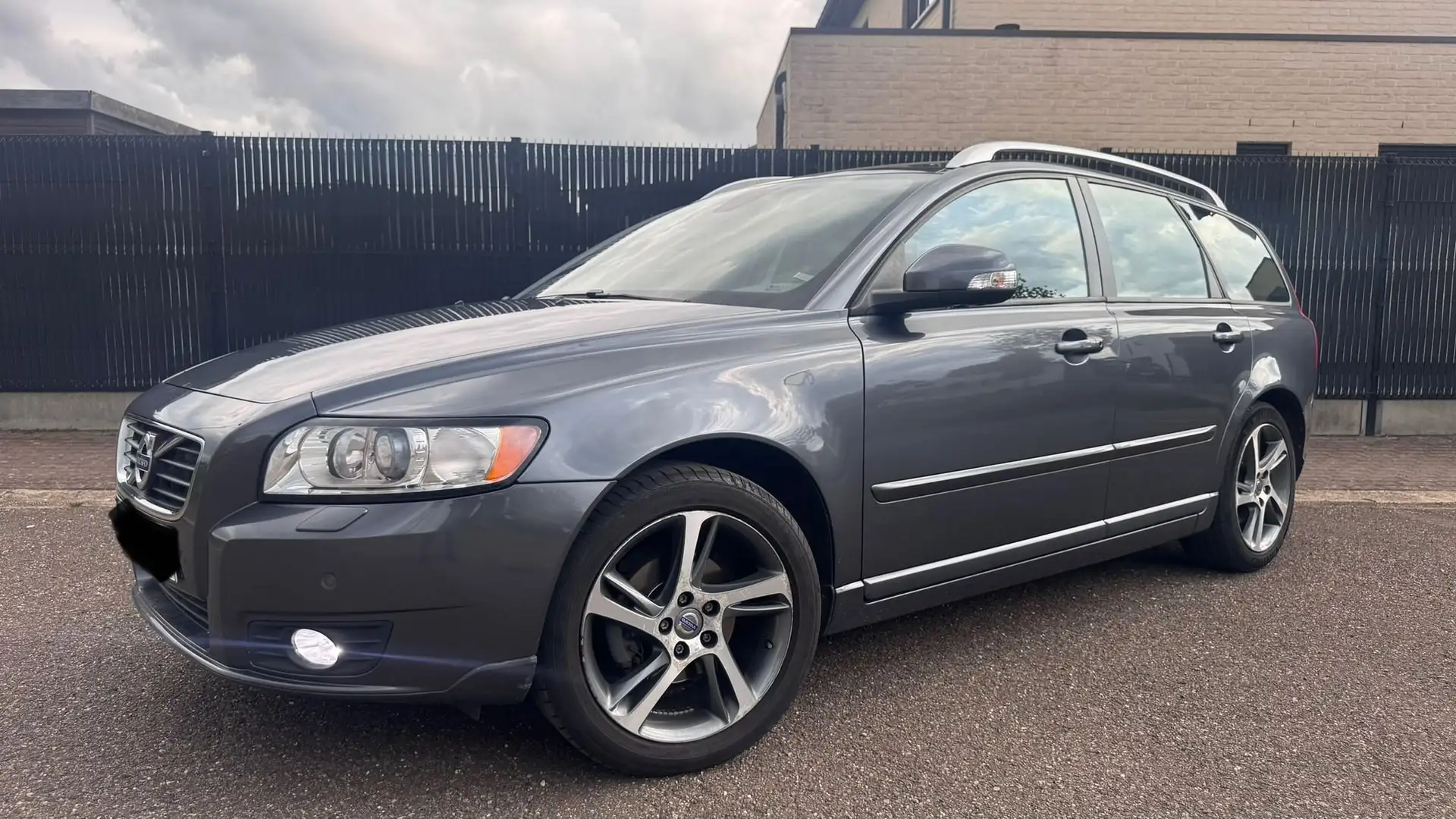 Volvo V50 1.6 HDi | Euro 5 | 6 Vitesse| Zuinig & Betrouwbaar Gris - 2