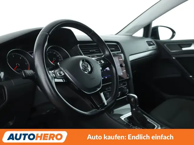 Volkswagen Golf view 11