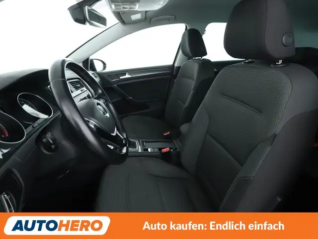 Volkswagen Golf view 10