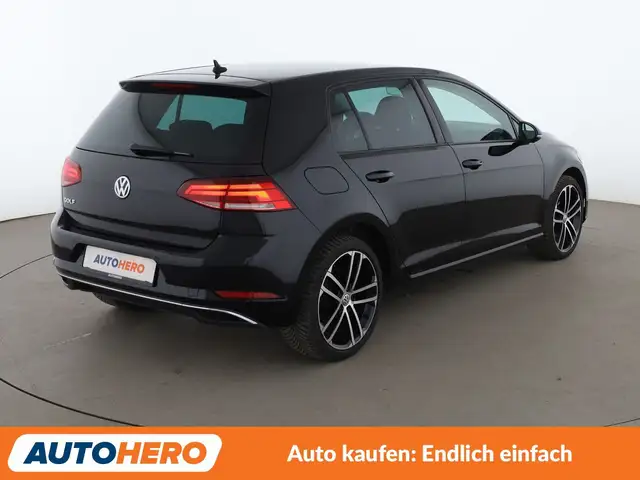 Volkswagen Golf view 6
