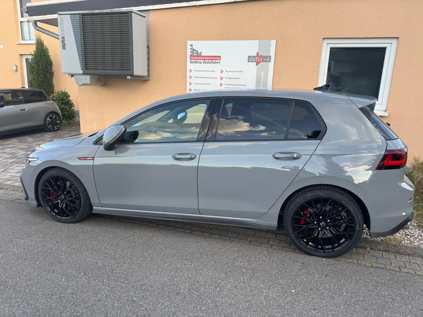Volkswagen Golf GTI Golf VIII 2.0 TSI OPF DSG Grau - 1