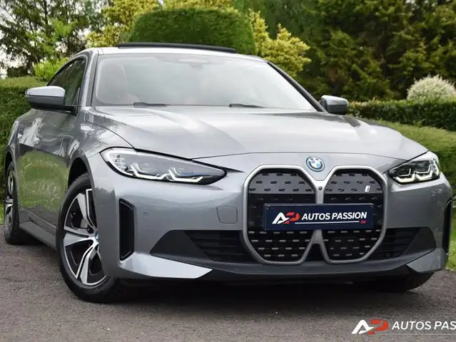 BMW i4 Gran Coupe eDrive40 | HUD | M-Stuur | Toit ouvrant | Harman Kardon | SOH 96%