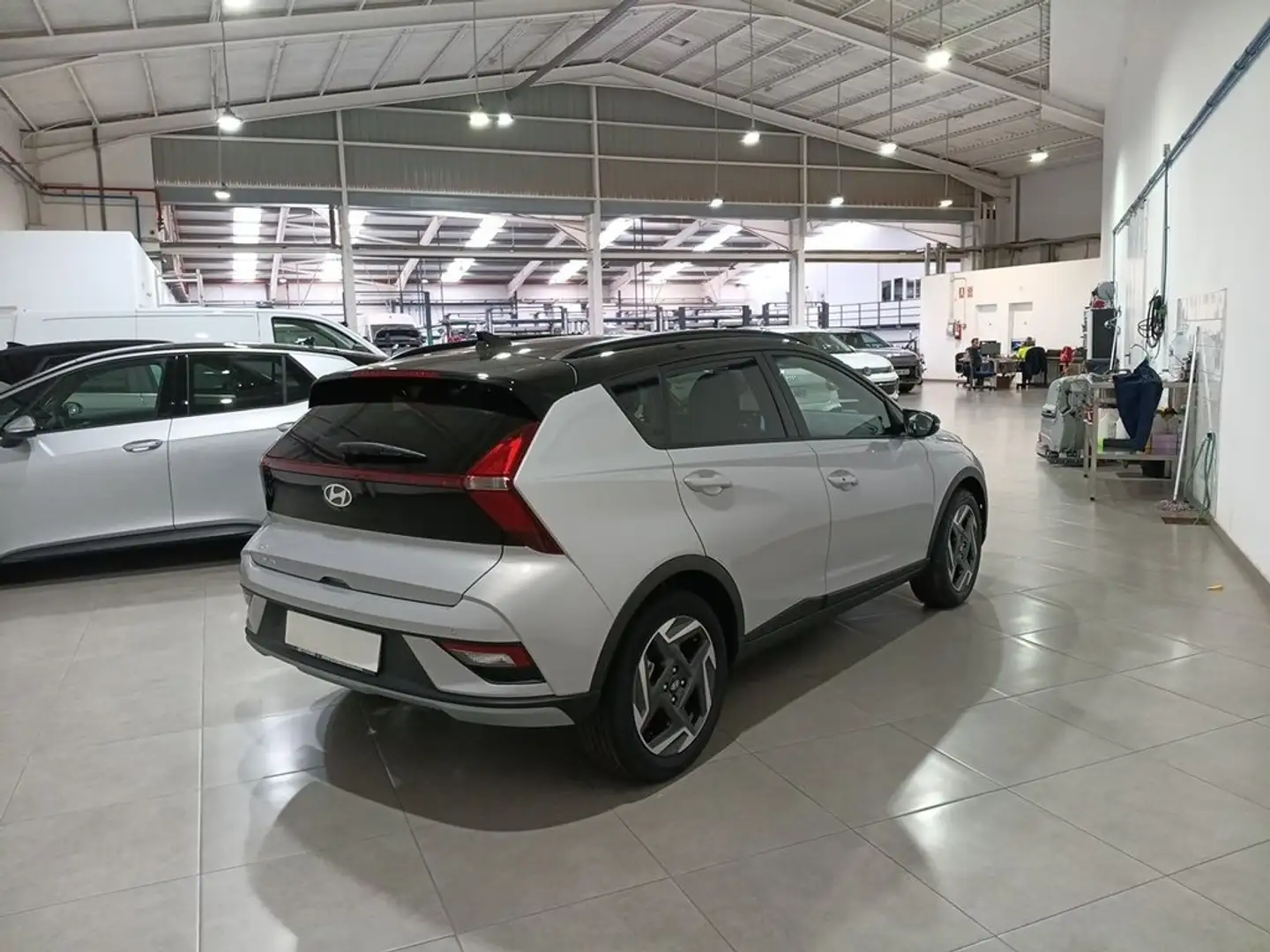 Hyundai BAYON FL 1.0 T-GDi 73,6 kW (100 CV) Híbrido 48V MT6 2WD Gris - 2