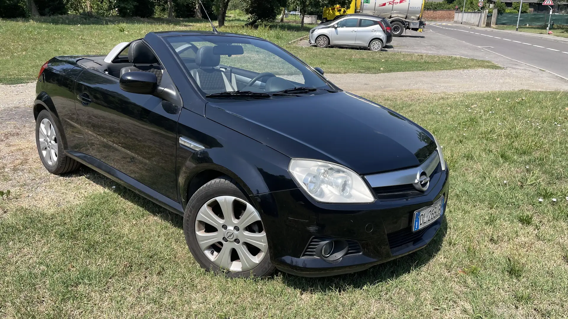 Opel Tigra Twintop 1.4 Sport - 2