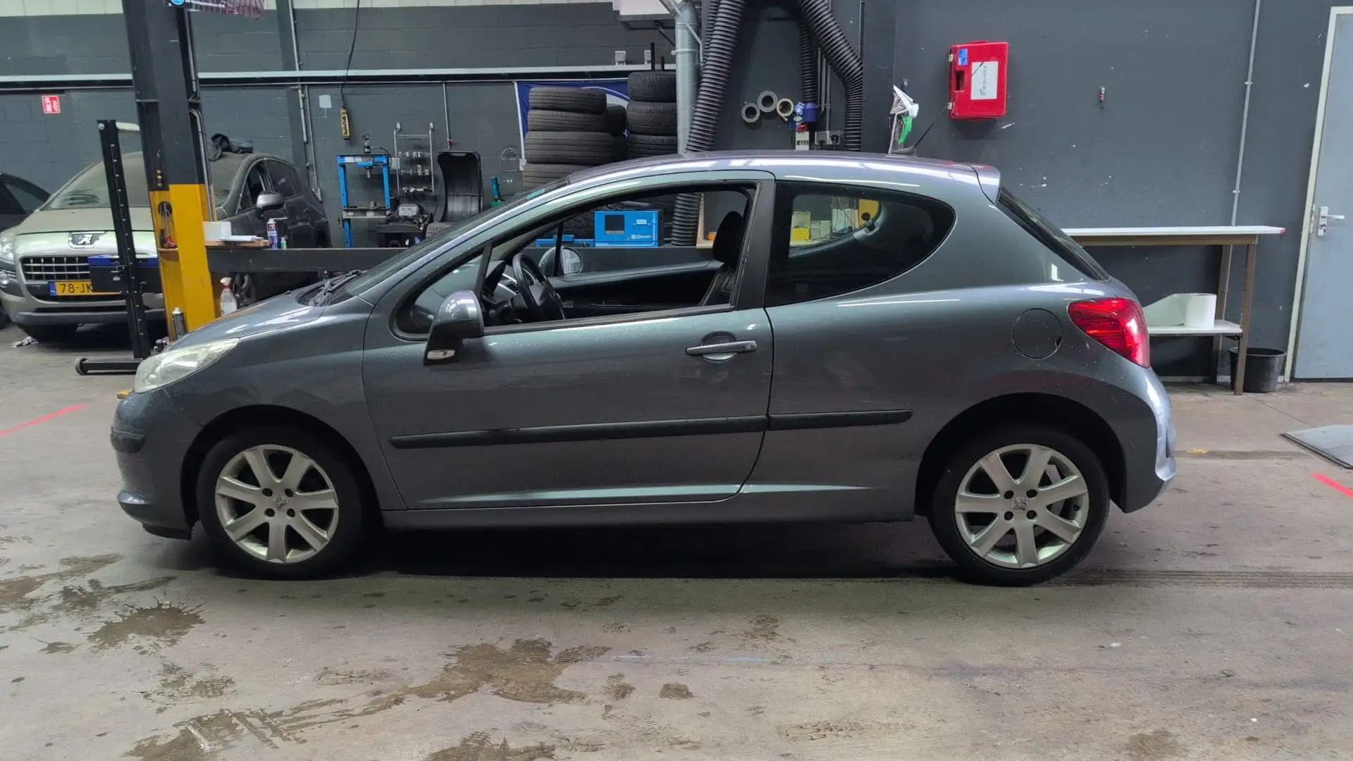 Peugeot 207 1.4 Cool 'n Blue Zilver - 2