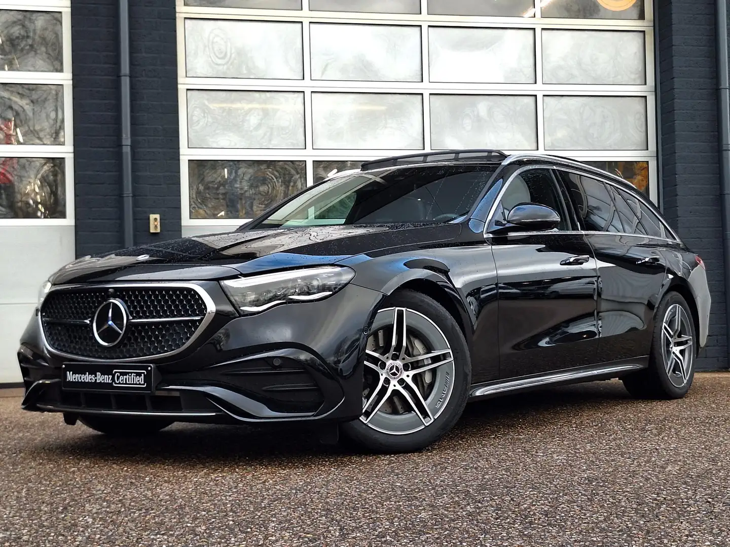 Mercedes-Benz E 300 Estate e | Panoramadak | RijAssistentiepakket | AM Zwart - 2