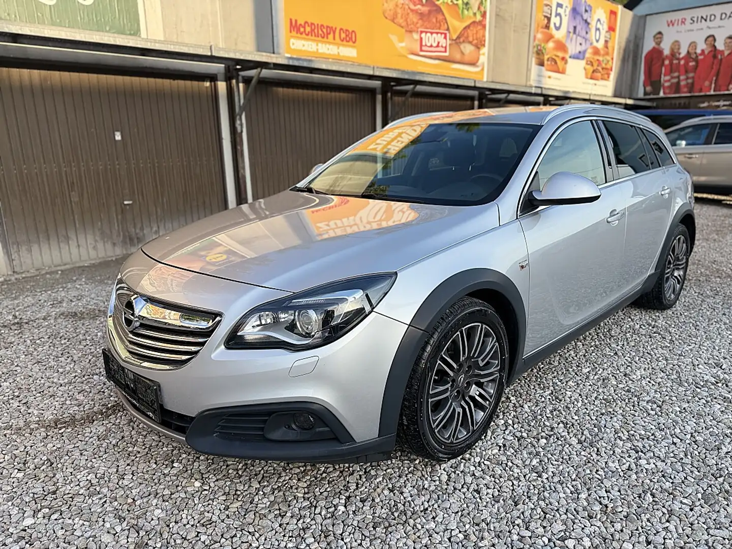 Opel Insignia Country Tourer 2,0 CDTI Ecotec Allrad Start/Stop Grau - 1