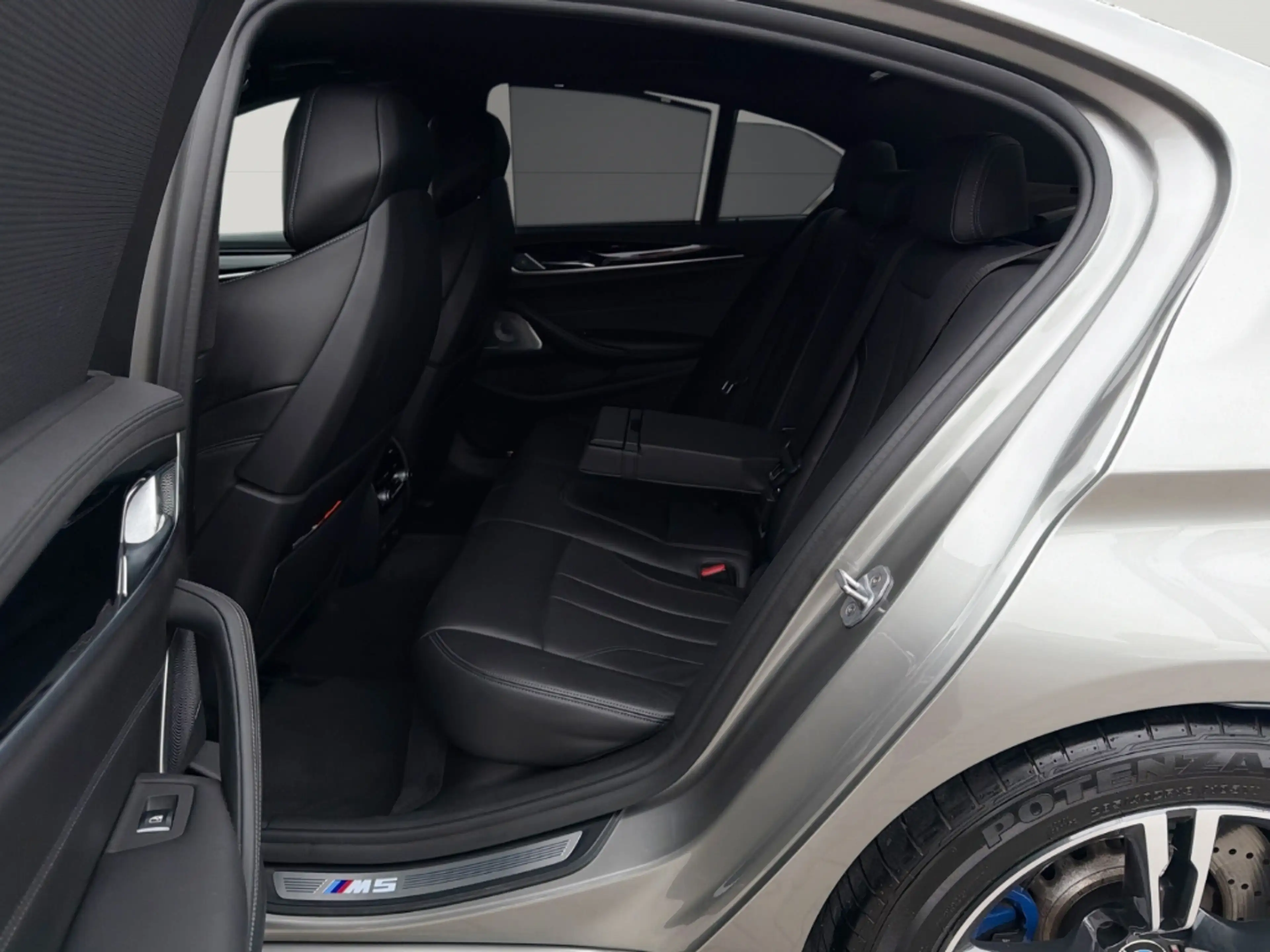 BMW M5 inkl.Wartungs-Pkt.+M Drivers Package+BundW+NightVi — photo 11