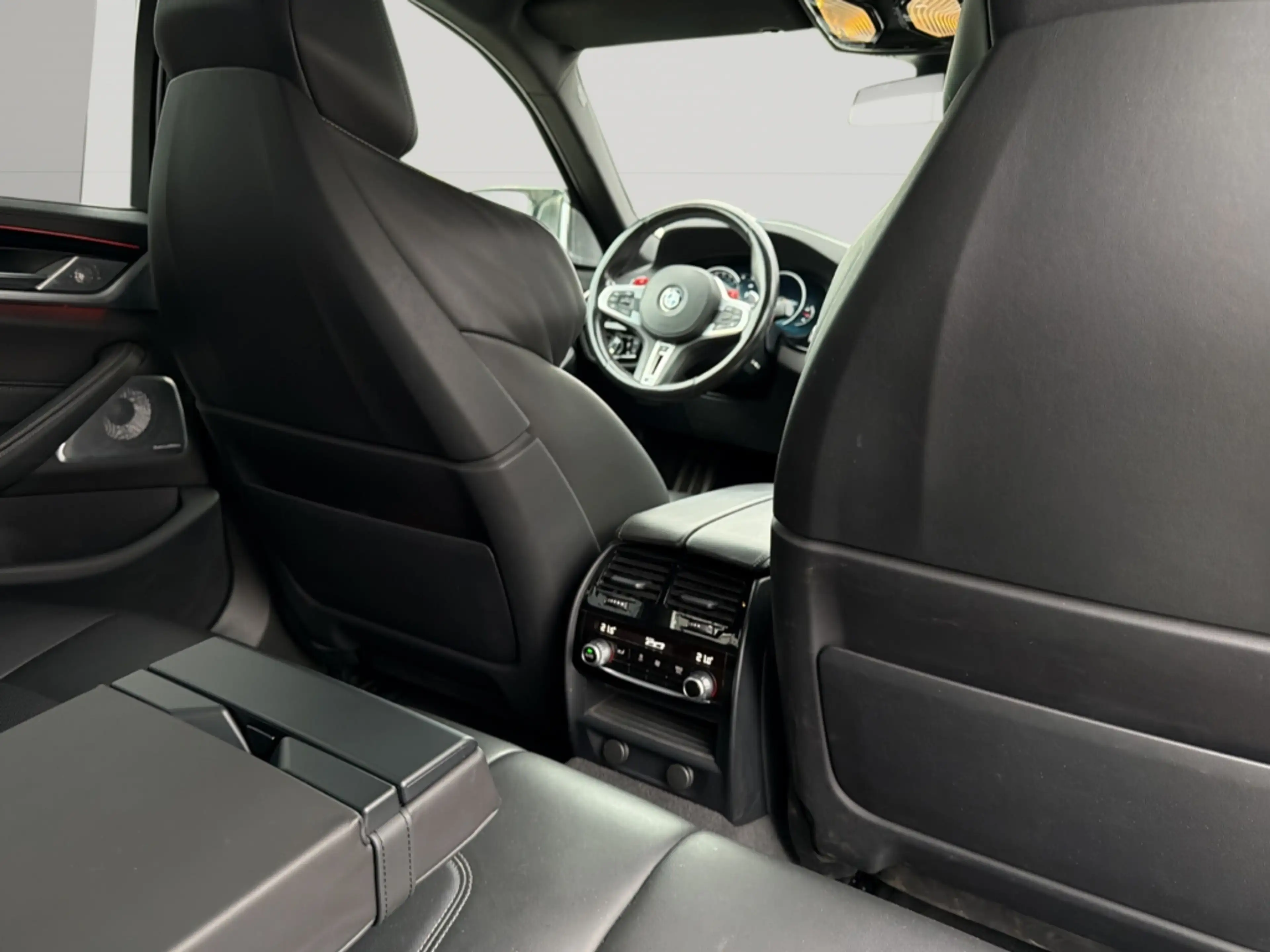 BMW M5 inkl.Wartungs-Pkt.+M Drivers Package+BundW+NightVi — photo 15