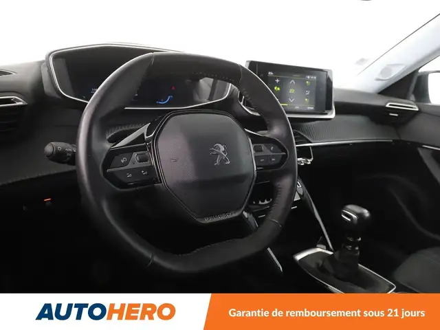 Peugeot 2008 view 11