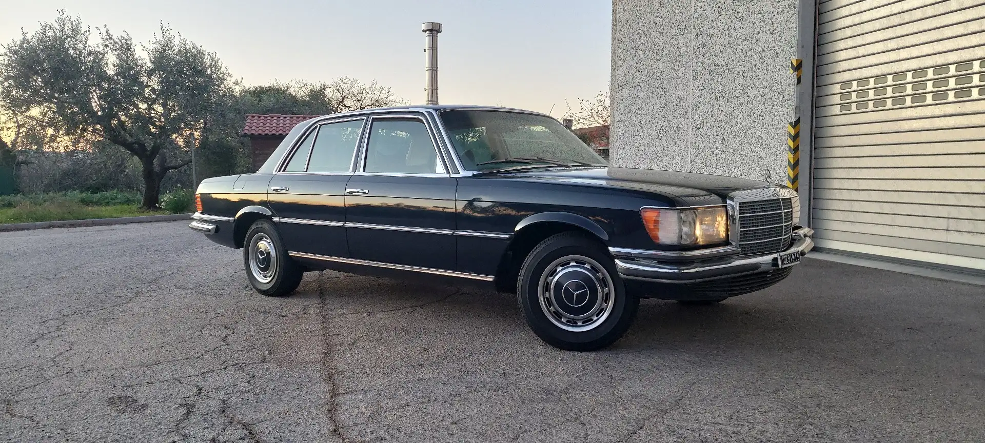 Mercedes-Benz 280 - 1