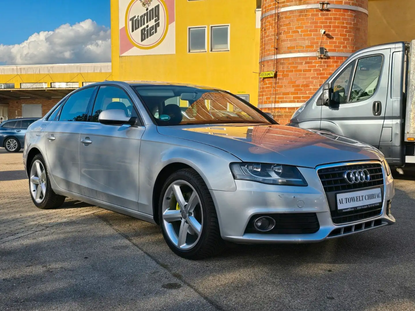 Audi A4 1.8 TFSI Attraction Silber - 1