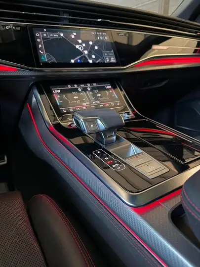 Audi Q8 4.0 RS TFSI quattro tiptronic 2023, foto 9