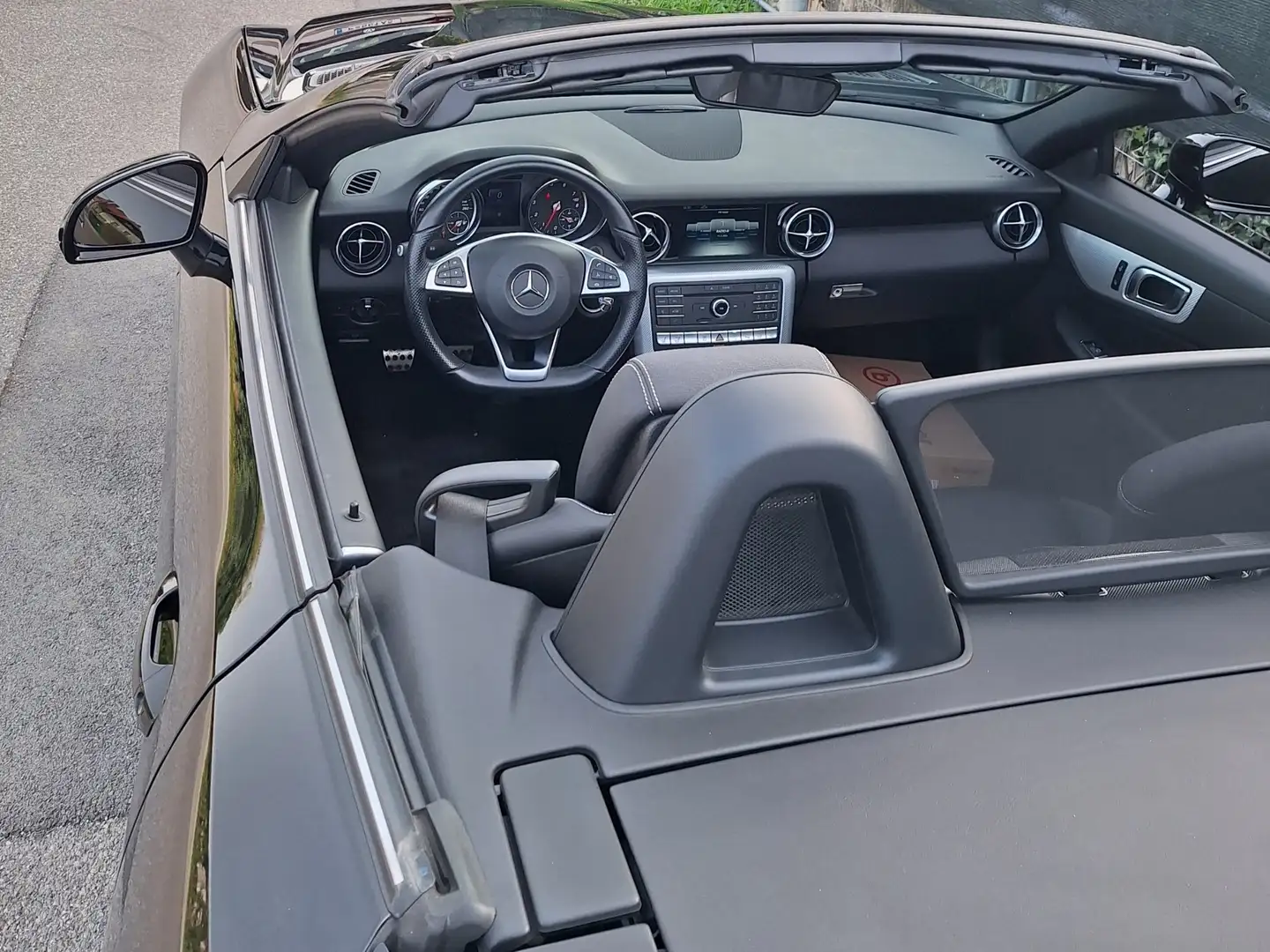 Mercedes-Benz SLC 180 NEUES SERVICE,GARANTIE,Tausch möglich Чорний - 2