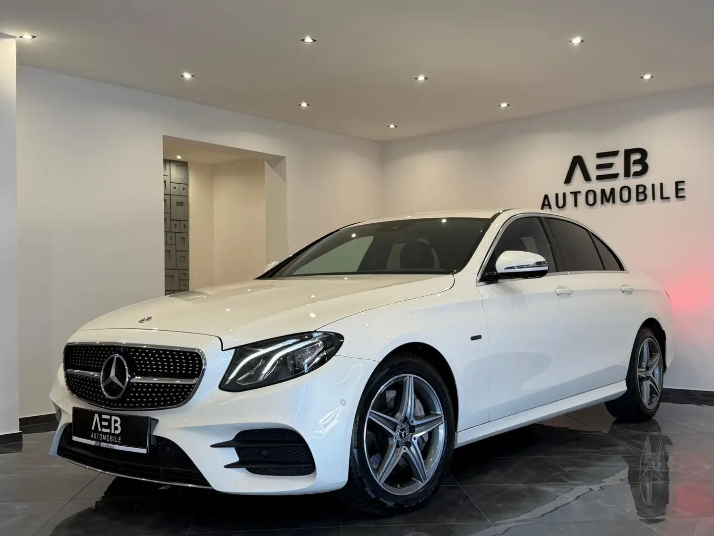 Mercedes-Benz E 300 e AMG Line**AMBIENTE**SHZ**VZE**UVM** Weiß - 2