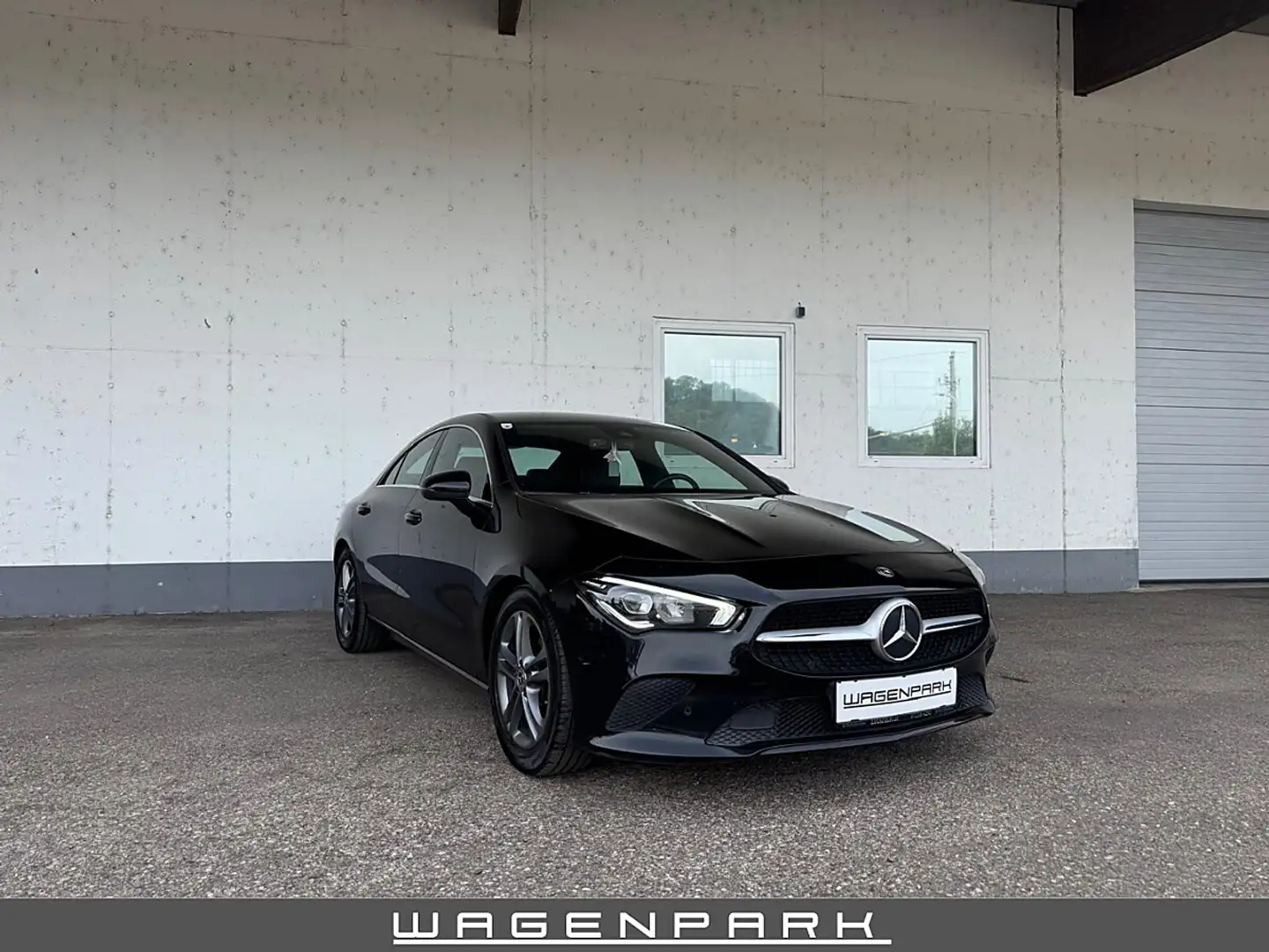 Mercedes-Benz CLA 180 d Schwarz - 1