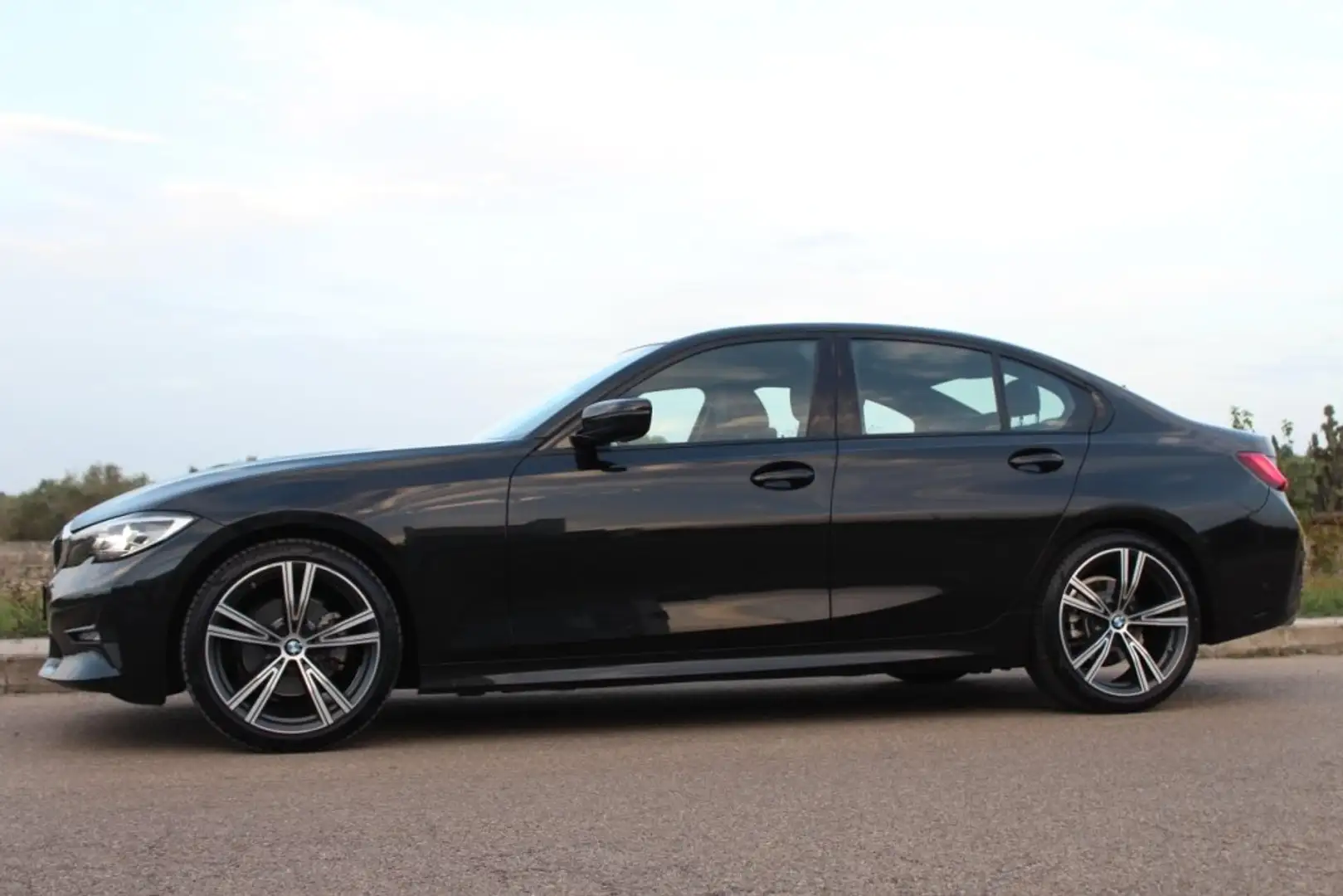 BMW 320 d xdrive Aut. Sport *LUCI AMBIENTE *CAMERA *LED Nero - 2