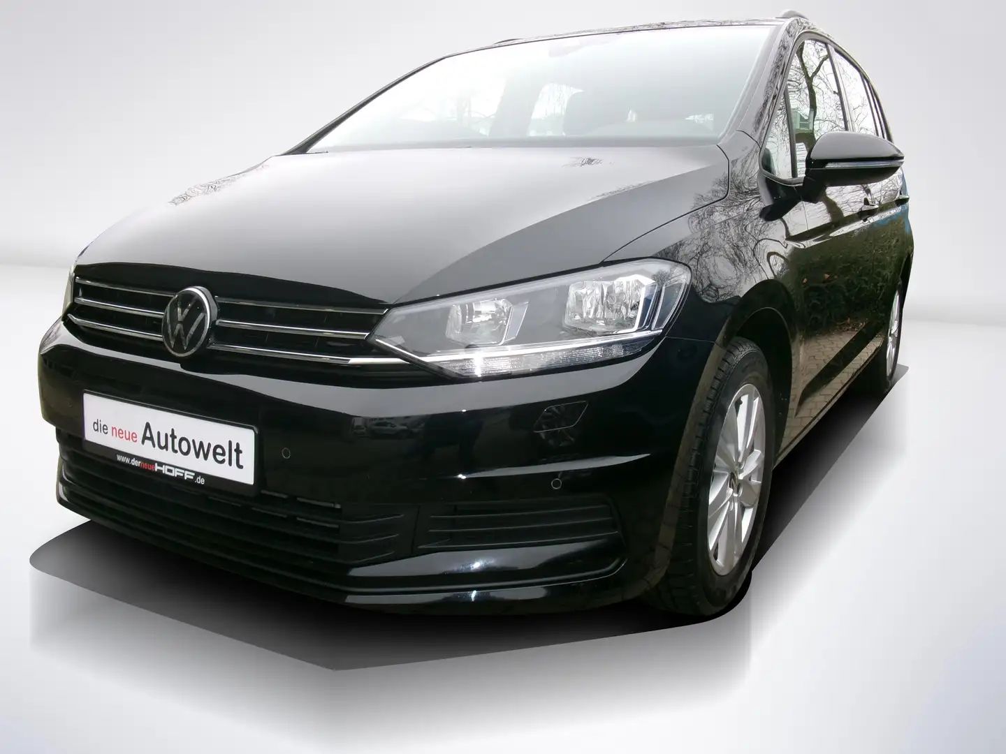 Volkswagen Touran 1.5 TSI Comfortline AB 1,99% Navi 7 Sitzer App All crna - 1