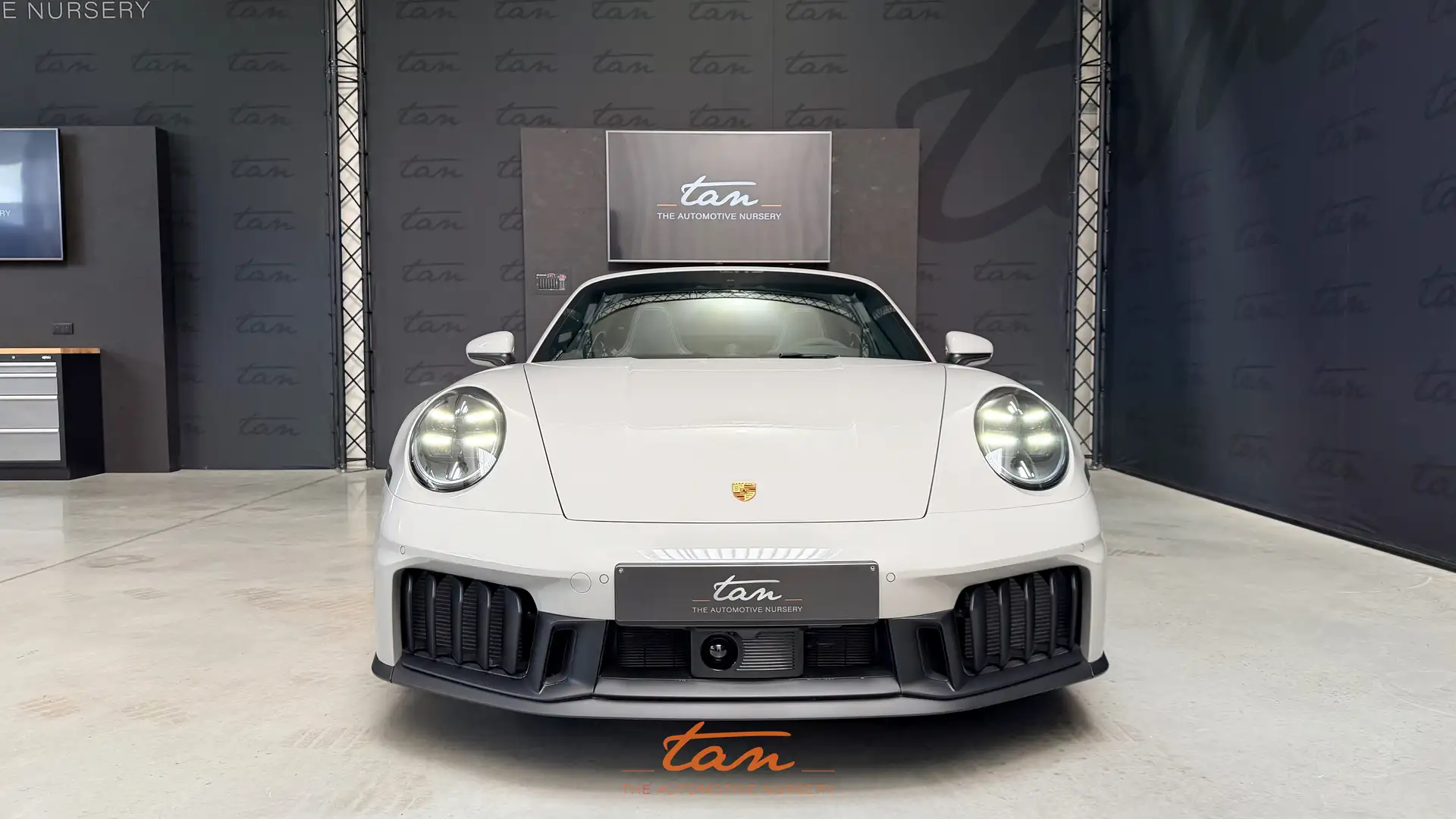 Porsche 992 .2 TARGA 4 GTS Facelift - New Car -Discount -10,3% Gris - 2