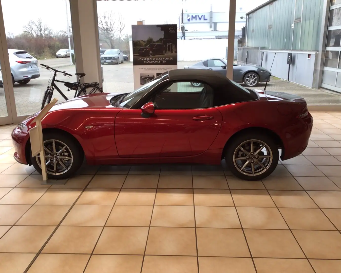 Mazda MX-5 1.5L SKYACTIV-G (132 hp) Exclusive-line Rot - 2