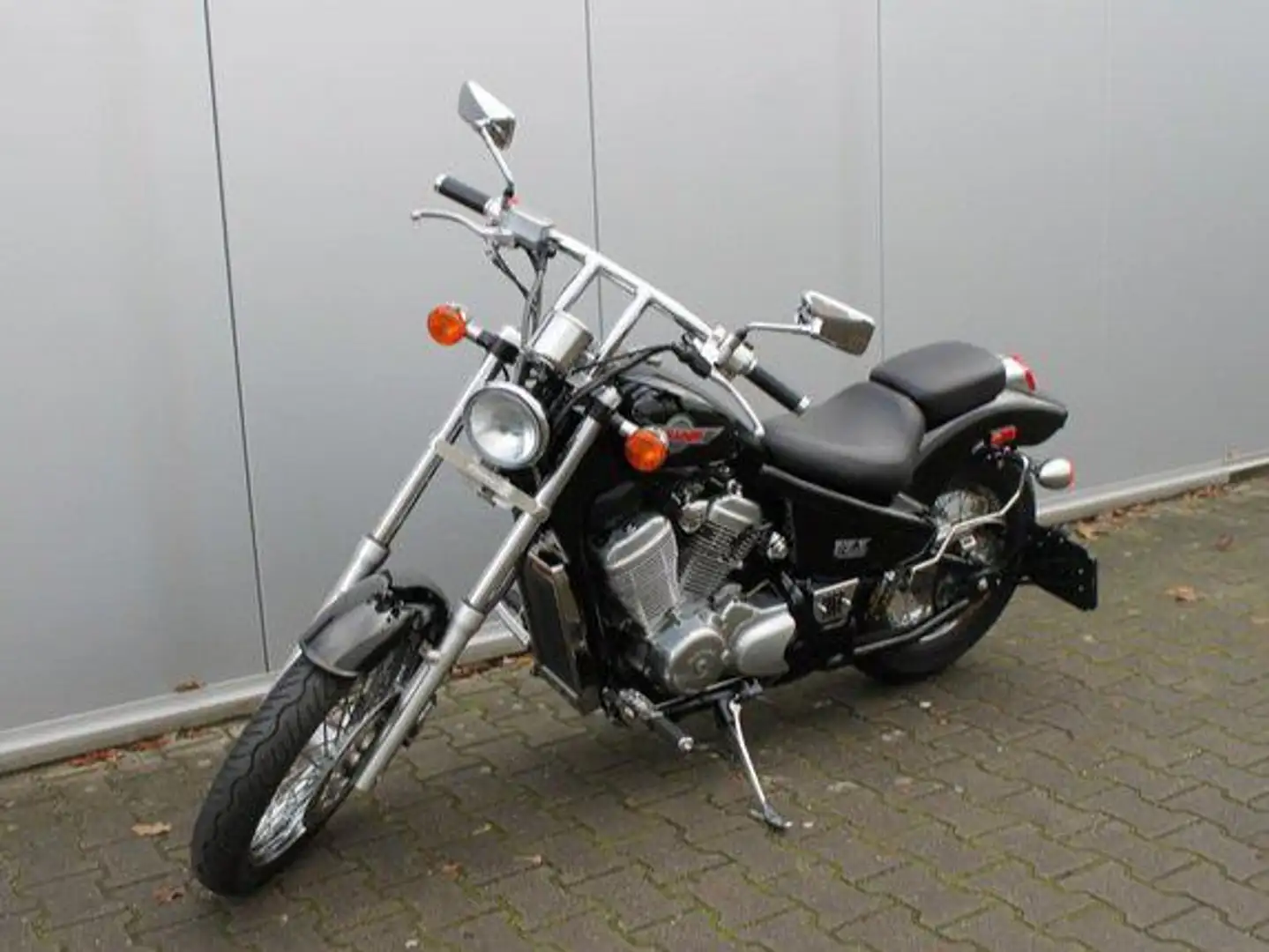 Honda Shadow 600 Noir - 1