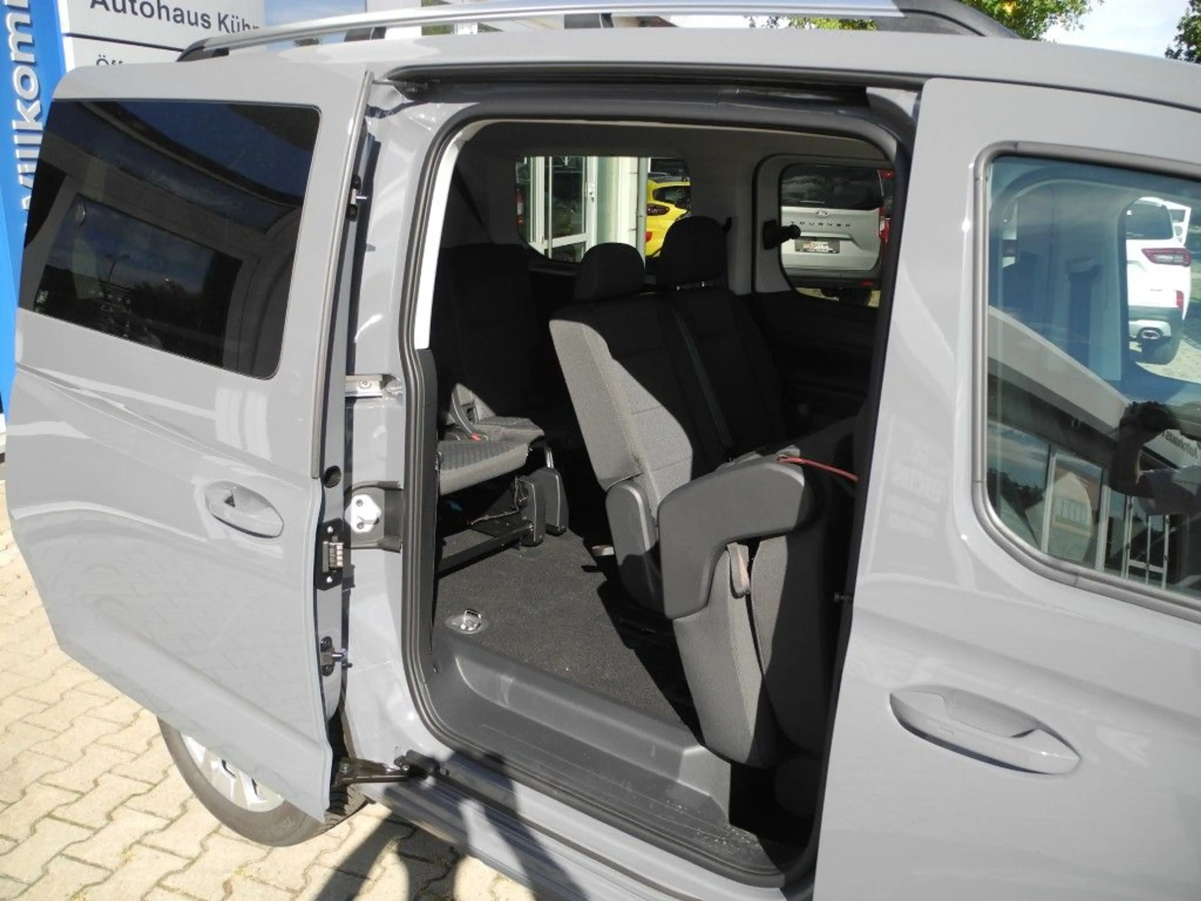 Ford Tourneo Connect Grand 1.5 Aut. TITANIUM - LED, AHK, Allw., Sitzh. — photo 7