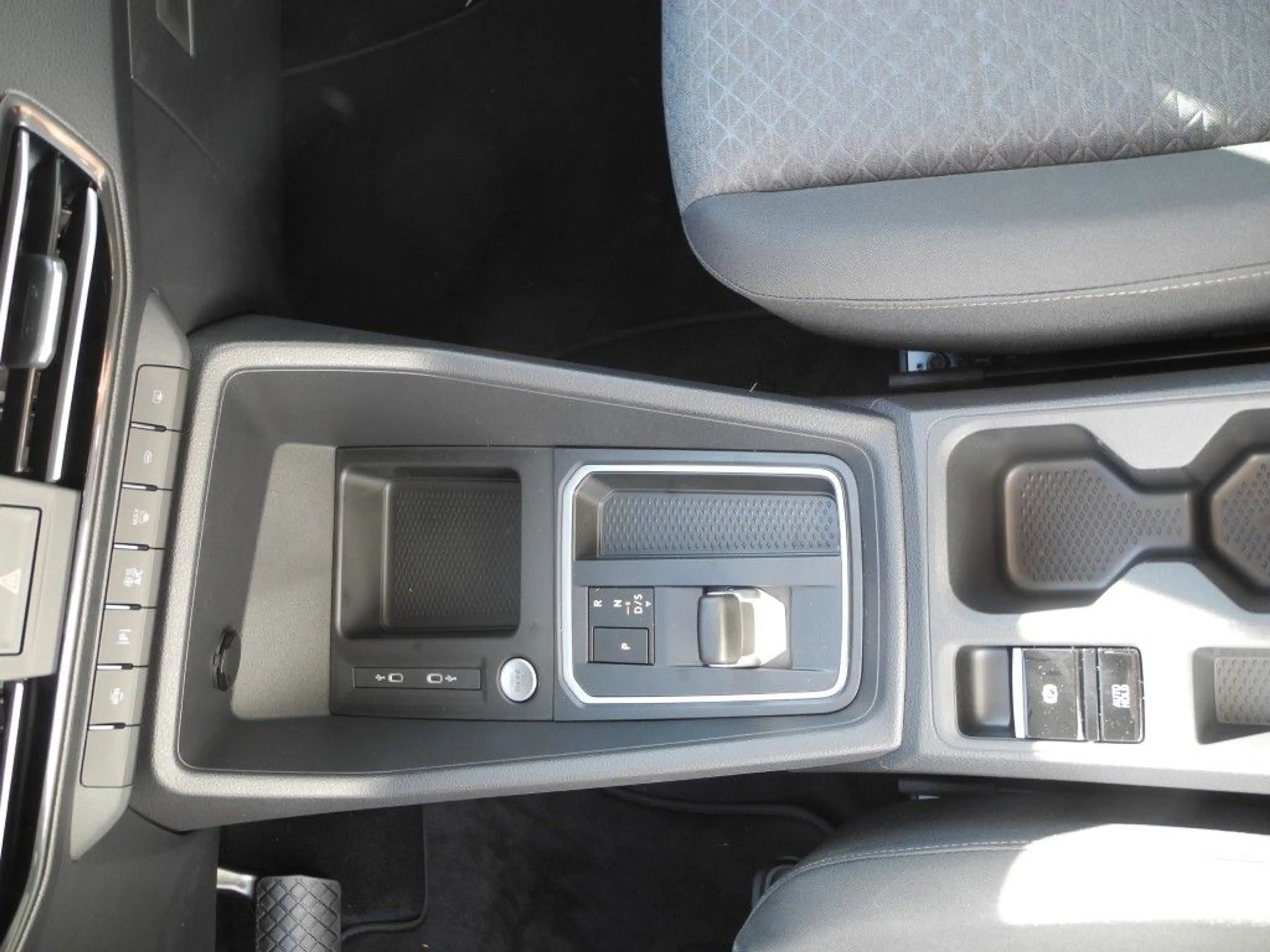 Ford Tourneo Connect Grand 1.5 Aut. TITANIUM - LED, AHK, Allw., Sitzh. — photo 11
