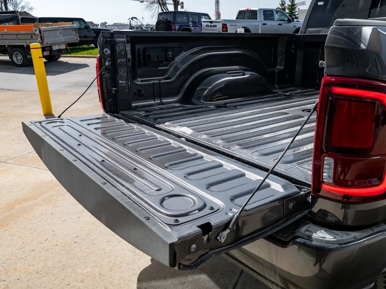 RAM 3500 снимка RAM 3500