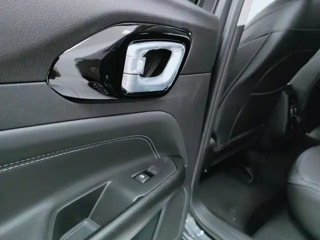 Jeep Compass view 22
