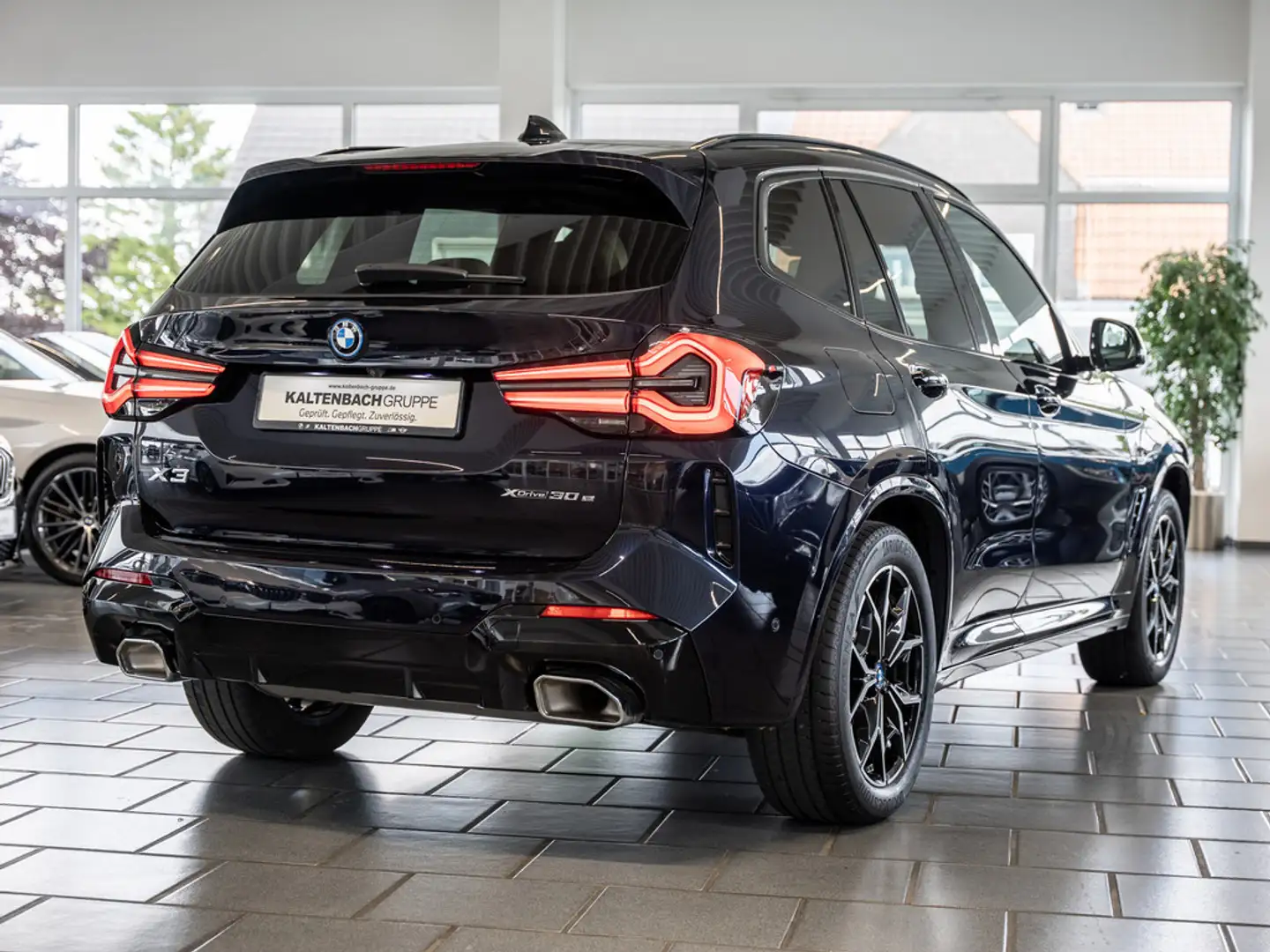 BMW X3 xDrive 30e M-Sportpaket LED FACEL. W-LAN Zwart - 2