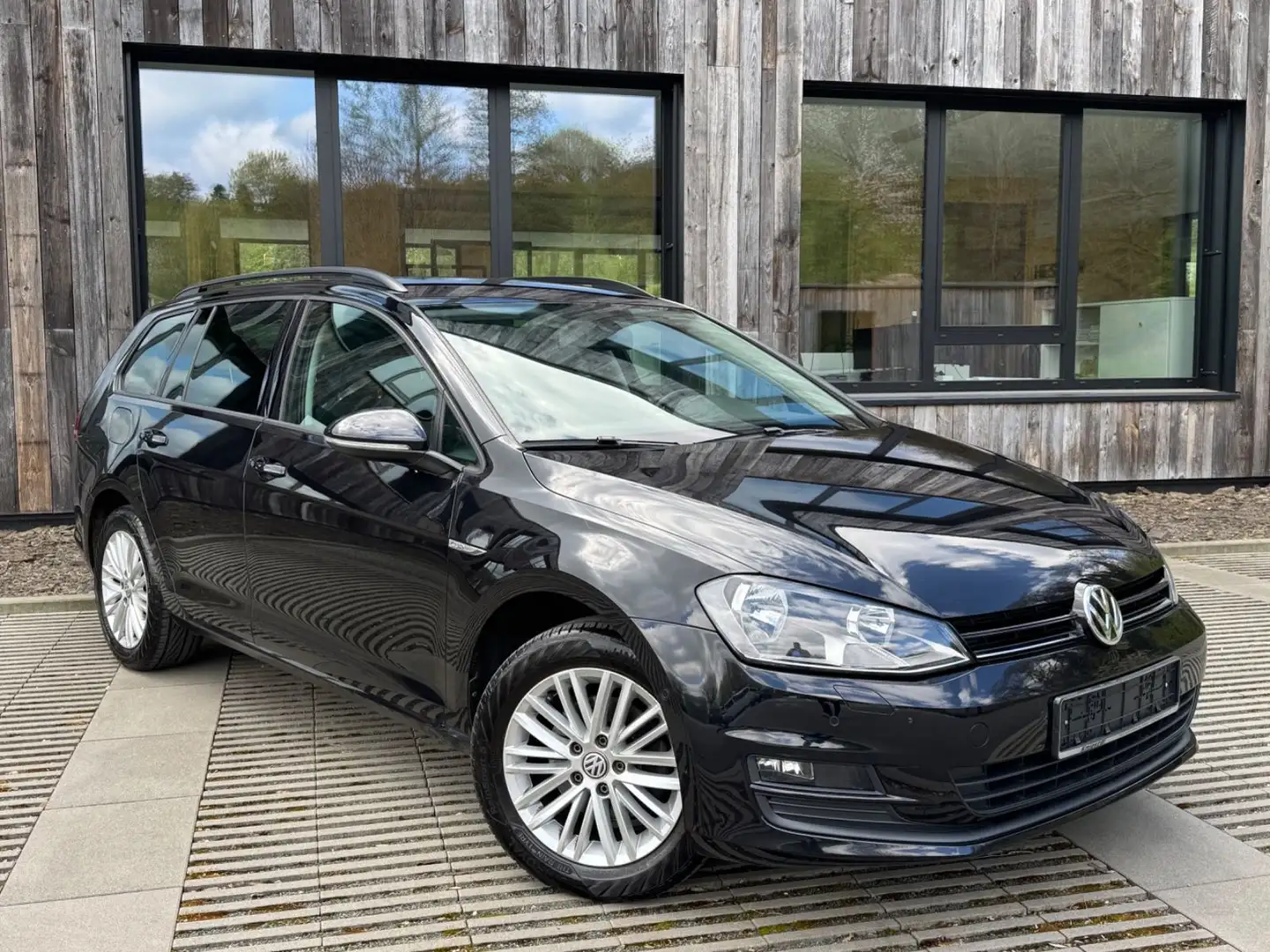 Volkswagen Golf VII 1.2 Variant *NAVI*SHZ*2ZonenKlima*TEMPO Noir - 1