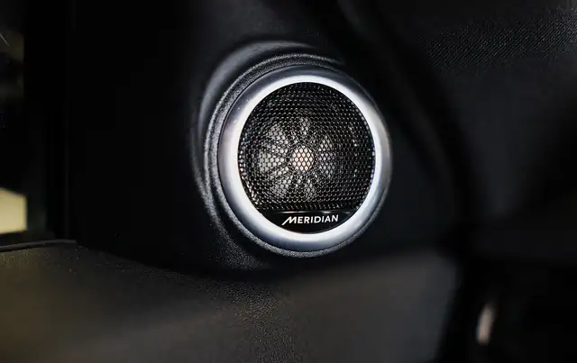 Land Rover Range Rover Evoque view 22