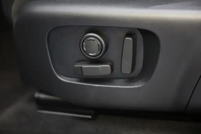 Land Rover Range Rover Evoque view 26